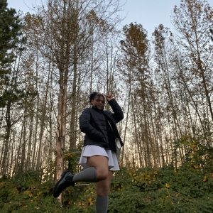 Meet your Posher, Elise